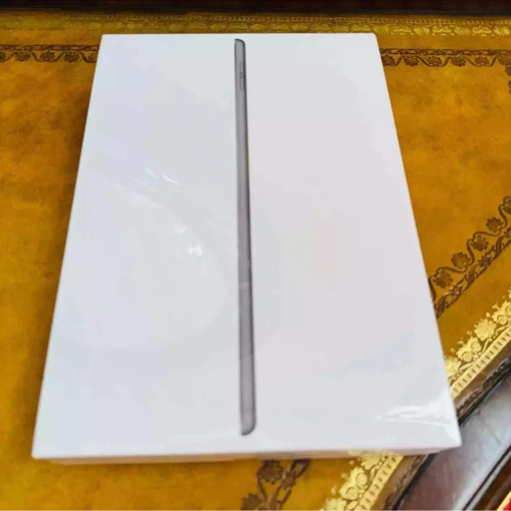Apple IPad 7th Generation Wi-Fi 32GB Space Gray New and Sealed